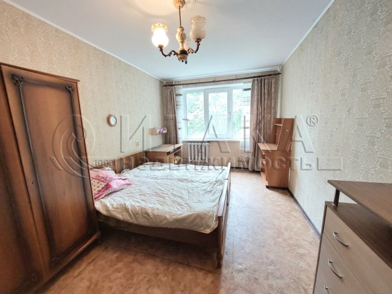 Продажа 2-комн квартиры на вторичном рынке Выборг, Сухова,  д. 16