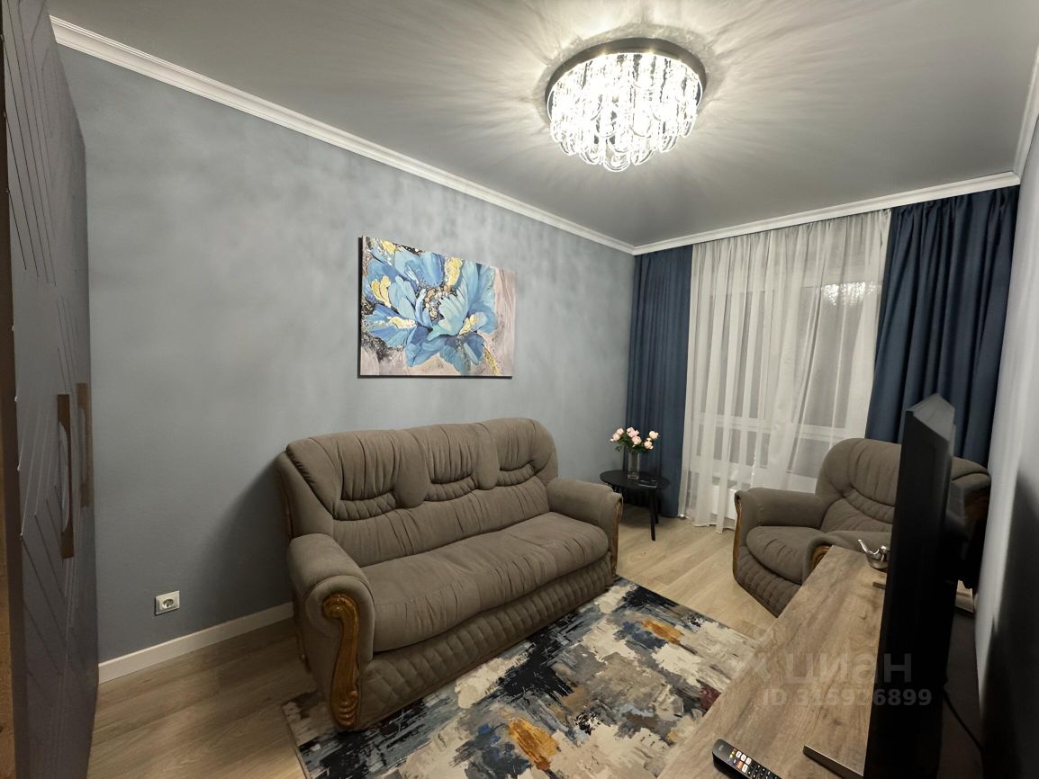 Аренда 2-комн квартиры на вторичном рынке улица Александры Монаховой, 91к2