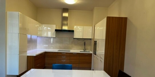 4-комн квартира улица Шумкина,  д. 11А