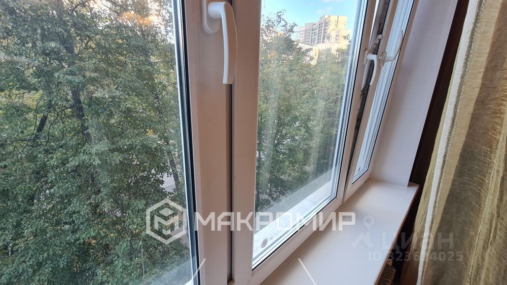 Продажа 1-комн квартиры на вторичном рынке Валдайский проезд, 12