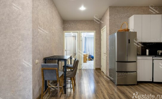 Продажа 4-комн квартиры на вторичном рынке Мосфильмовская улица,  д. 8