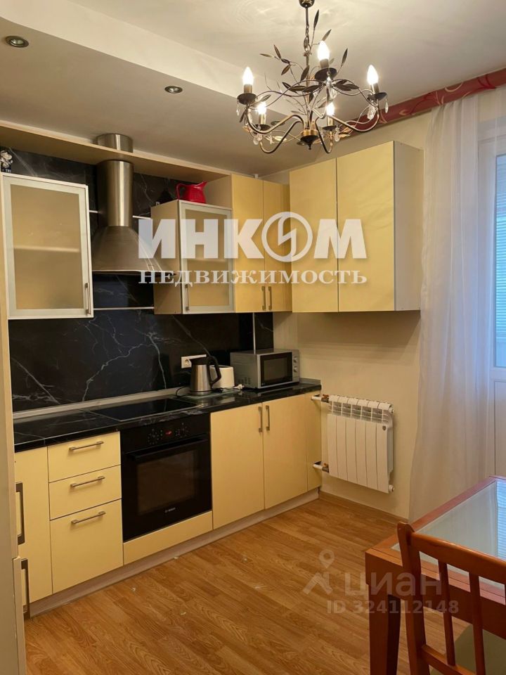 Продажа 3-комн квартиры на вторичном рынке Осенняя улица, 14