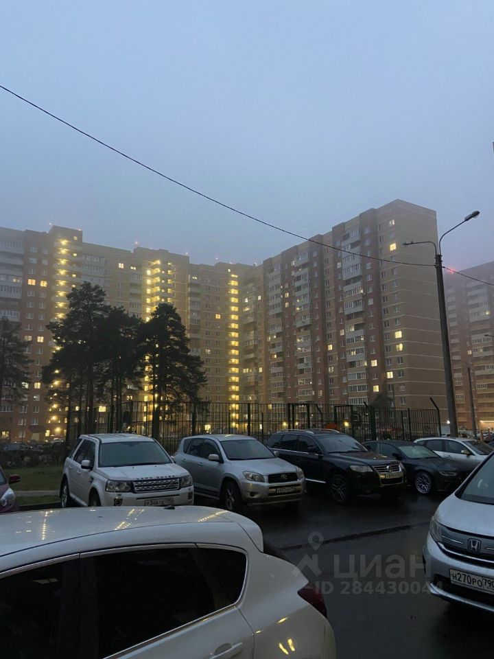 Продажа 3-комн квартиры на вторичном рынке Имени В.Н. Махалина мкр, 37