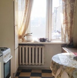 Продажа 3-комн квартиры на вторичном рынке 17-я линия,  д. 12
