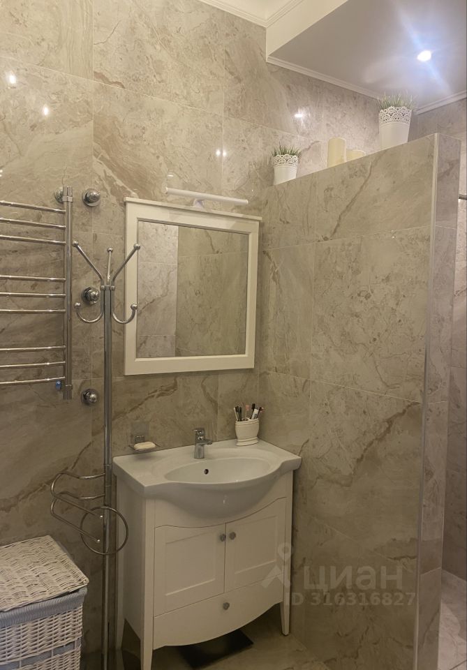 Продажа 4-комн квартиры на вторичном рынке улица Маршала Рыбалко, 5