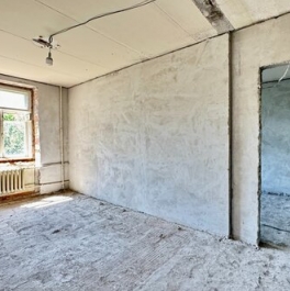 Продажа 3-комн квартиры на вторичном рынке ул Строителей,  д. 4,  к. 5