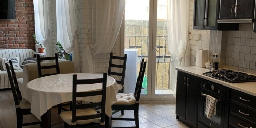 3-комн квартира Лахтинская ул. ,  д. 25