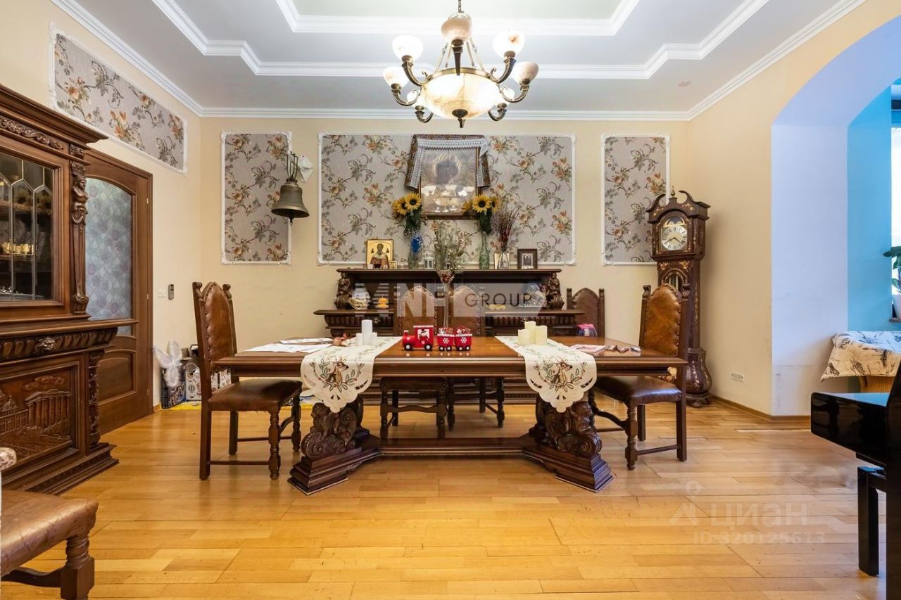 Продажа 6-комн квартиры на вторичном рынке Нежинская улица, 14К2