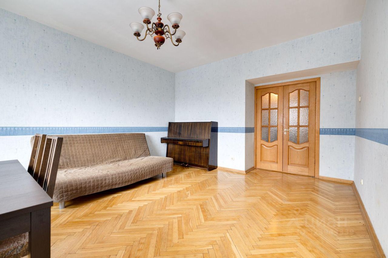 Аренда 3-комн квартиры на вторичном рынке Петрозаводская улица, 19К2