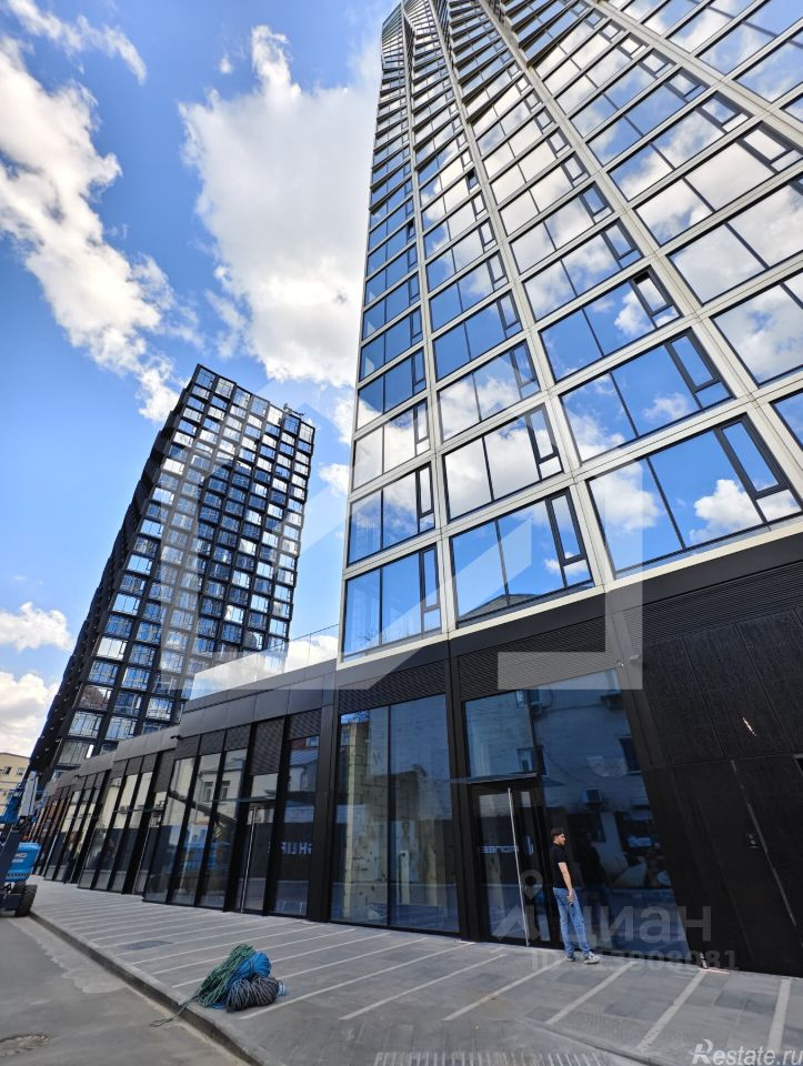 Продажа торгового помещения Летниковская улица,  д. 10 с1