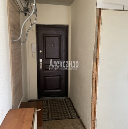 Продажа 3-комн квартиры на вторичном рынке Красное Село г., Нарвская ул. ,  д. 12