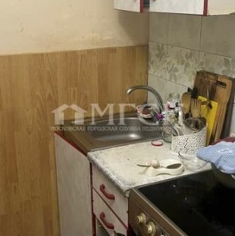 Продажа 3-комн квартиры на вторичном рынке улица Мусы Джалиля,  д. 17 к2