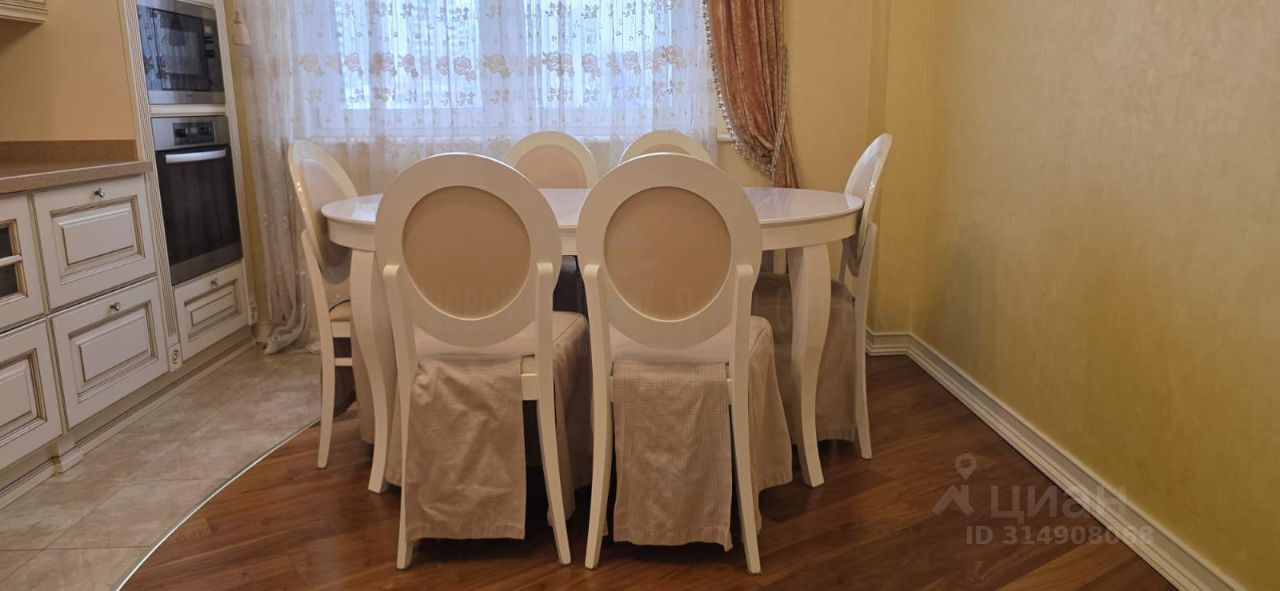 Продажа 4-комн квартиры на вторичном рынке улица Барышиха, 19