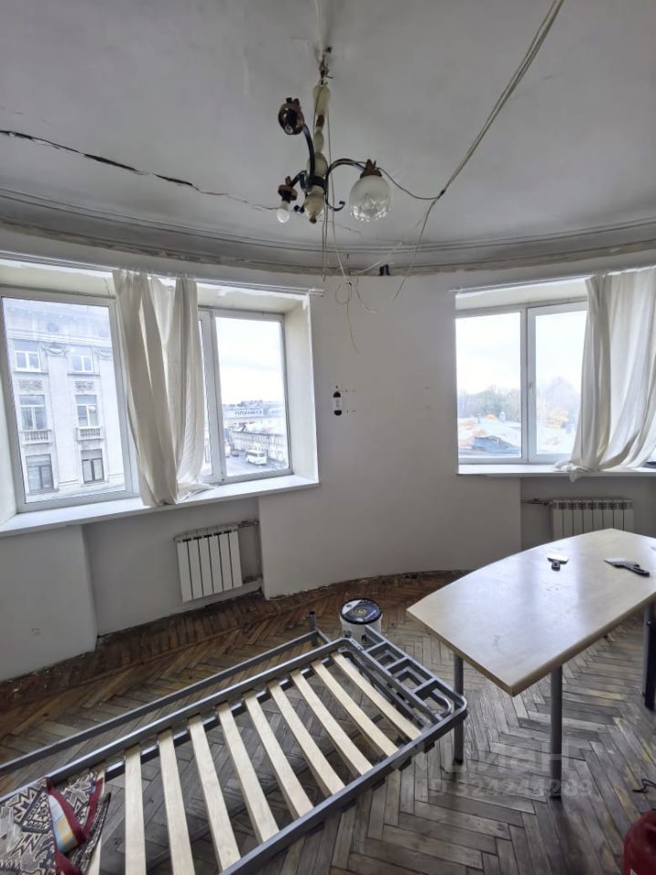 Продажа 5-комн квартиры на вторичном рынке Звенигородская улица, 12/17