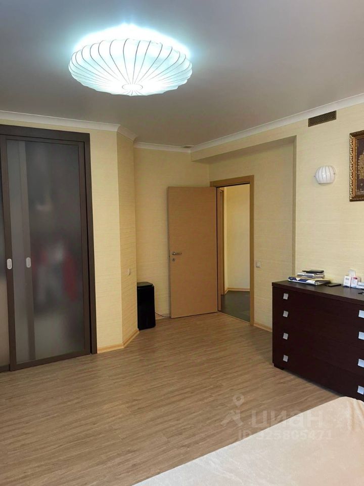 Продажа 3-комн квартиры на вторичном рынке улица Покрышкина, 3