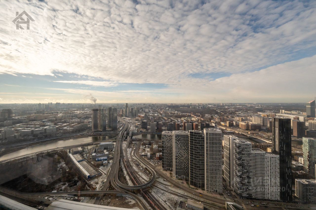 Продажа 2-комн квартиры на вторичном рынке 1-й Красногвардейский проезд, 22с1