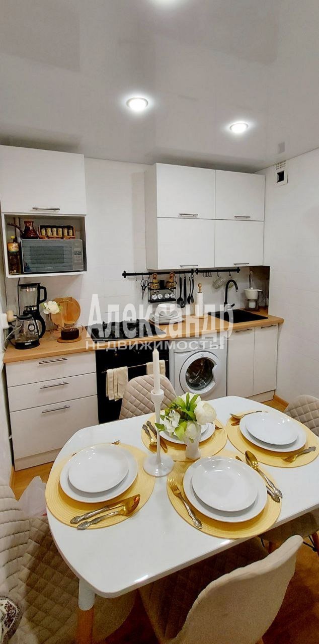 Продажа 3-комн квартиры на вторичном рынке Приозерск г., Гагарина ул. ,  д. 16