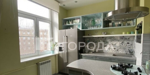 3-комн квартира улица Лобанова,  д. 4