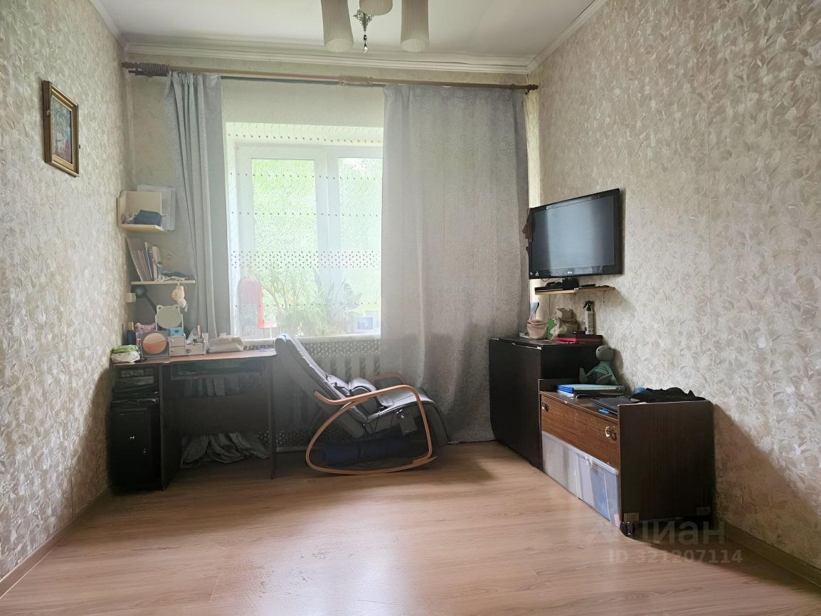 Продажа 2-комн квартиры на вторичном рынке пос. Спартак, 20