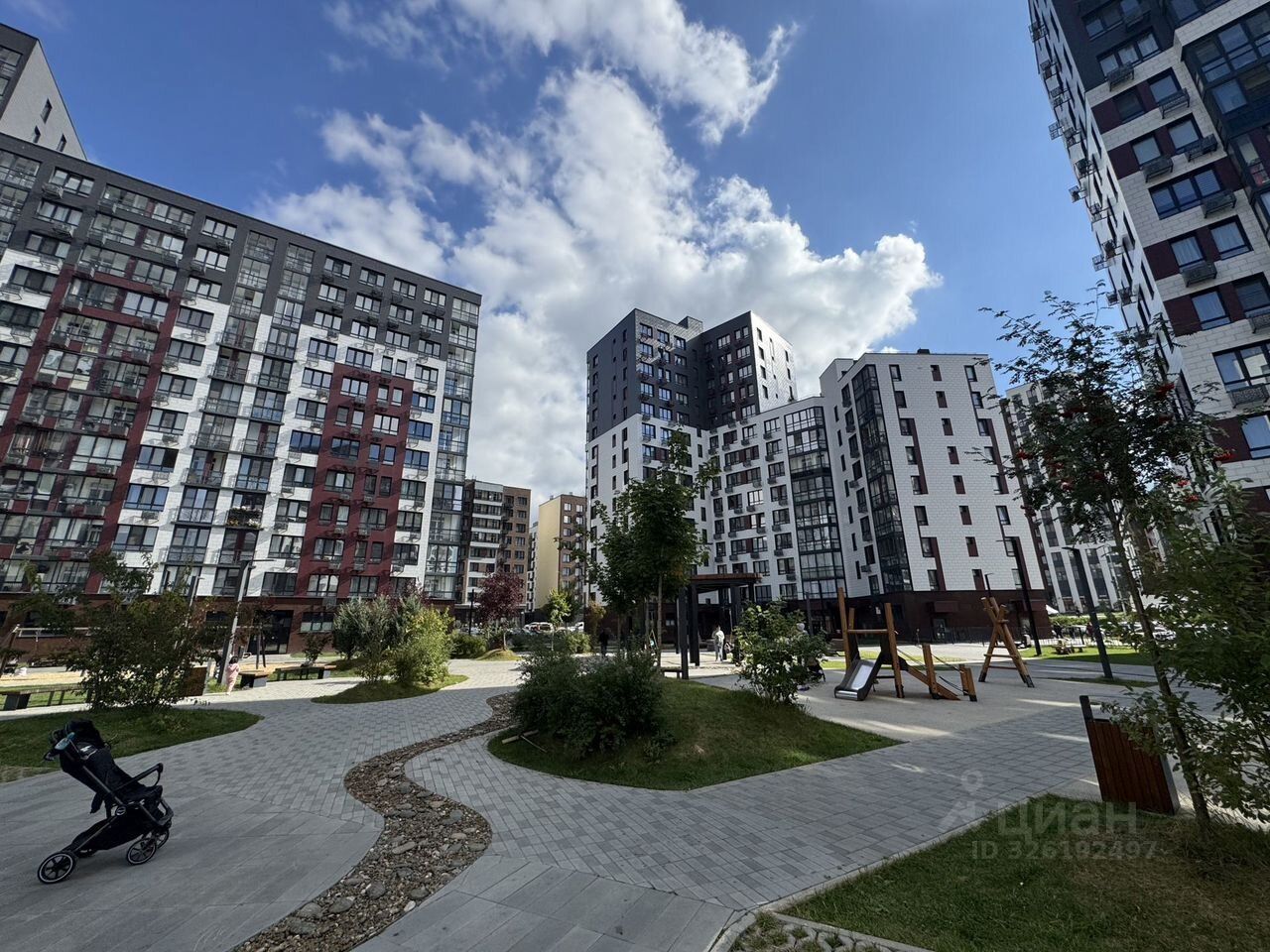 Продажа 3-комн квартиры на вторичном рынке Магеллана пр-т,  д. 4