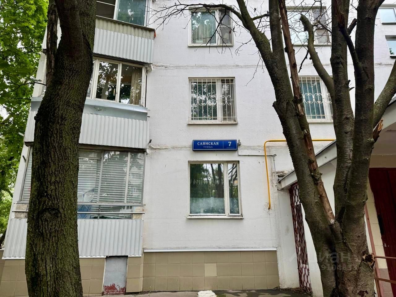 Продажа 2-комн квартиры на вторичном рынке Саянская улица, 7К2