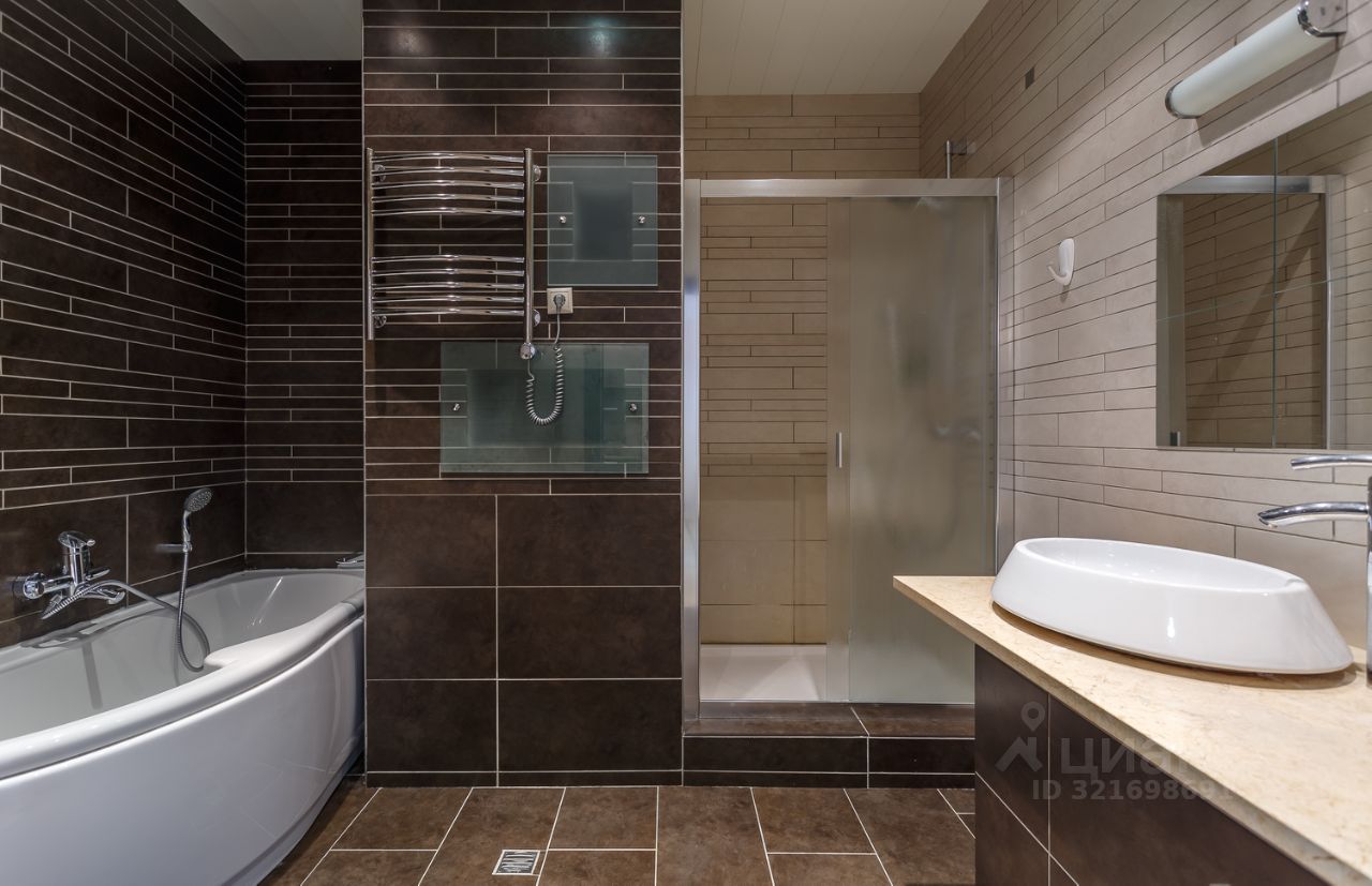 Продажа 4-комн квартиры на вторичном рынке Мосфильмовская улица, 70к1