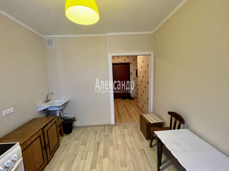 Продажа 1-комн квартиры на вторичном рынке Ломоносов г., Ораниенбаумский просп.,  д. 33,  к. 3