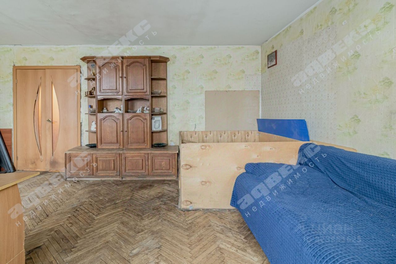 Продажа 3-комн квартиры на вторичном рынке проспект Славы, 43/49
