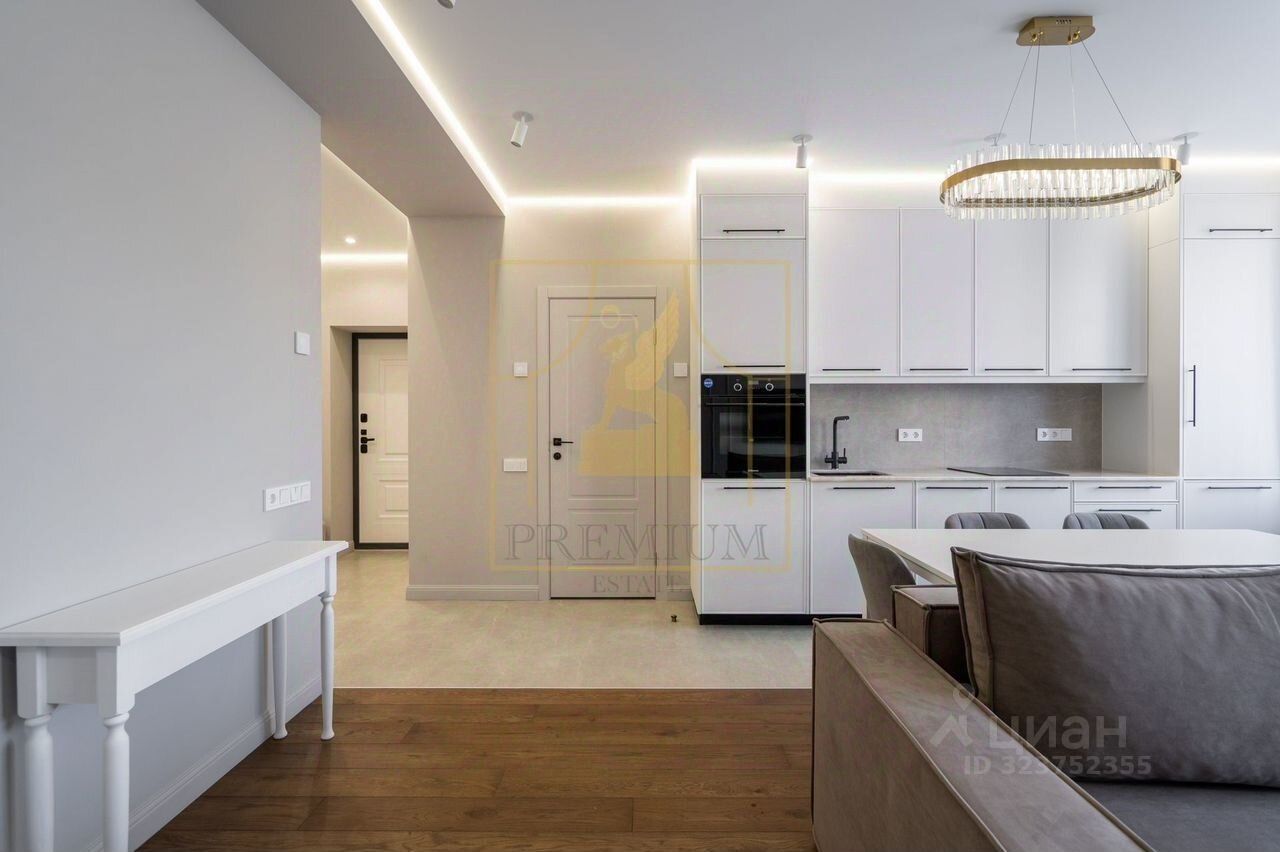 Продажа 2-комн квартиры на вторичном рынке 13-я Васильевского острова линия, 80