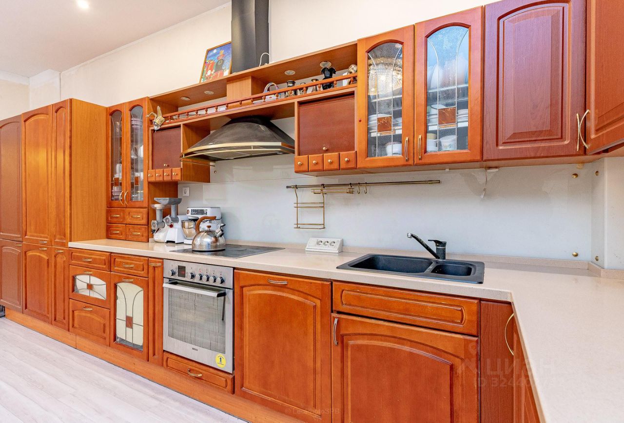 Продажа 2-комн квартиры на вторичном рынке улица Композиторов, 10