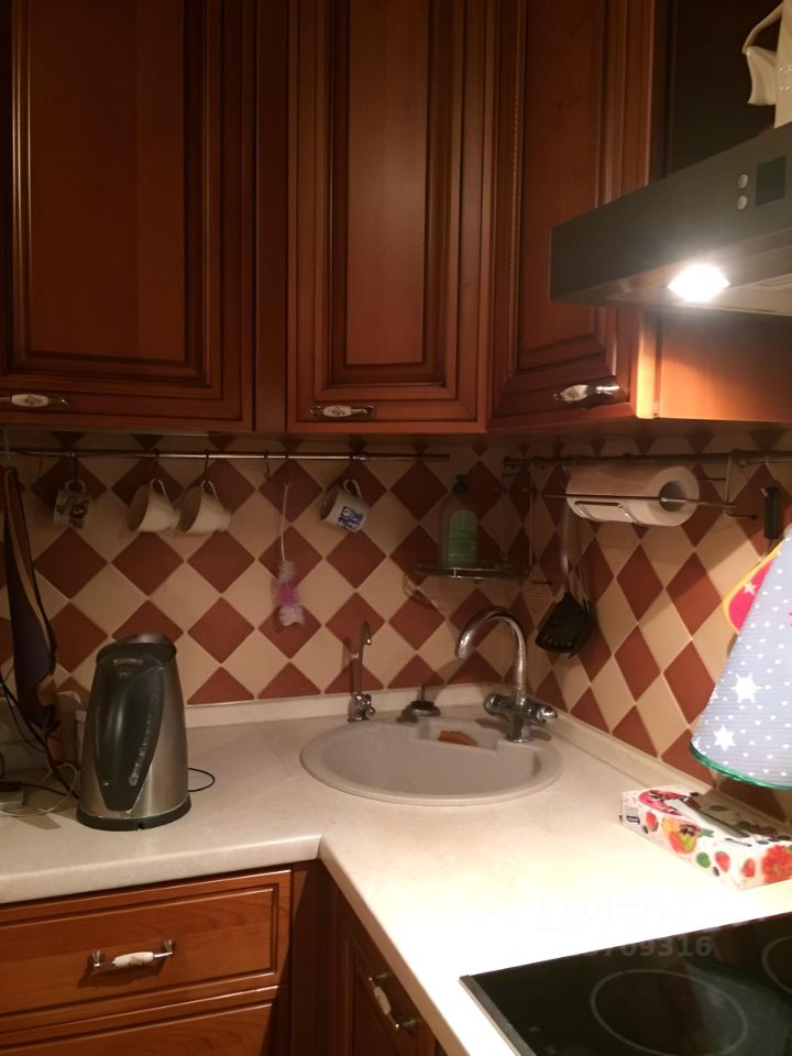 Продажа 1-комн квартиры на вторичном рынке Осенний бульвар, 20К2