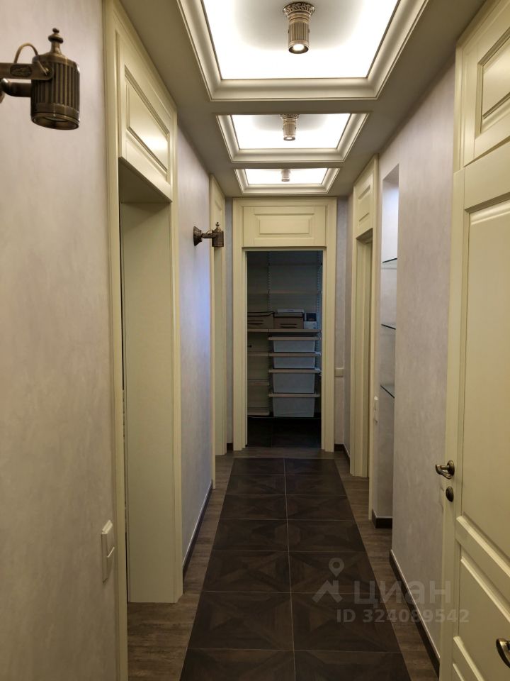 Продажа 4-комн квартиры на вторичном рынке улица Трофимова, 10