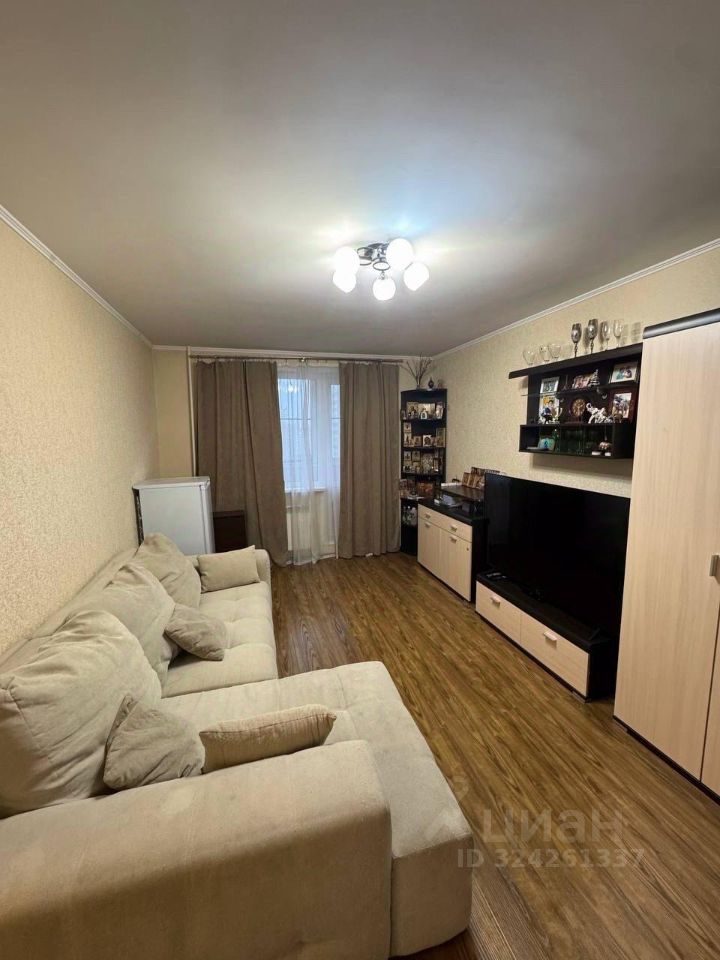 Продажа 2-комн квартиры на вторичном рынке улица Генерала Кузнецова, 13К2