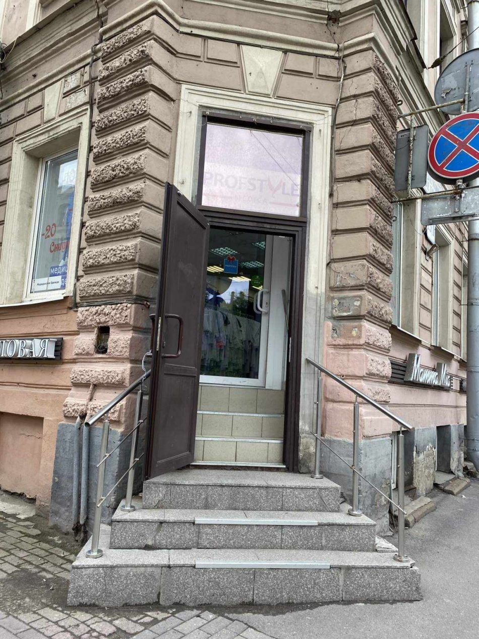 Аренда торгового помещения Академика Лебедева,  д. 15/1