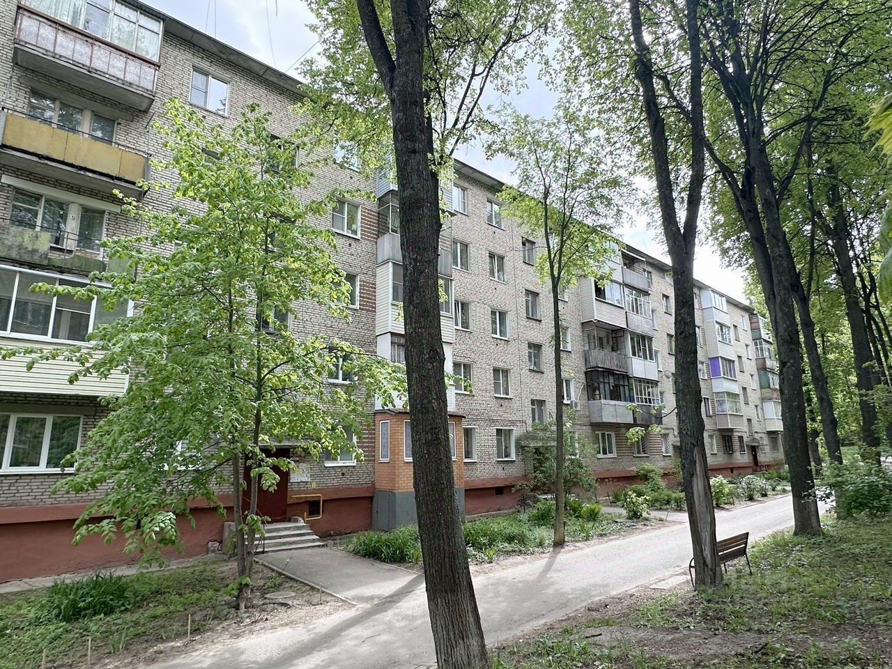 Продажа 2-комн квартиры на вторичном рынке Кашира, Гвардейская улица, 10/2