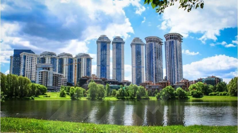 Продажа 4-комн квартиры на вторичном рынке Мосфильмовская улица, 70к1