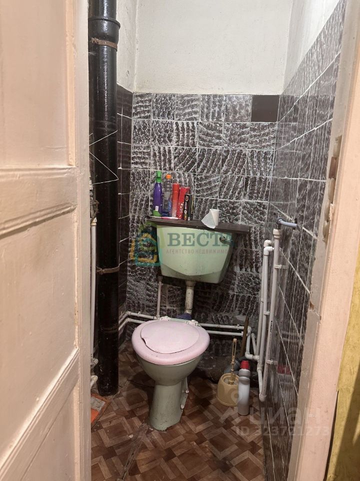 Продажа 1-комн квартиры на вторичном рынке 18-я Васильевского острова линия, 23