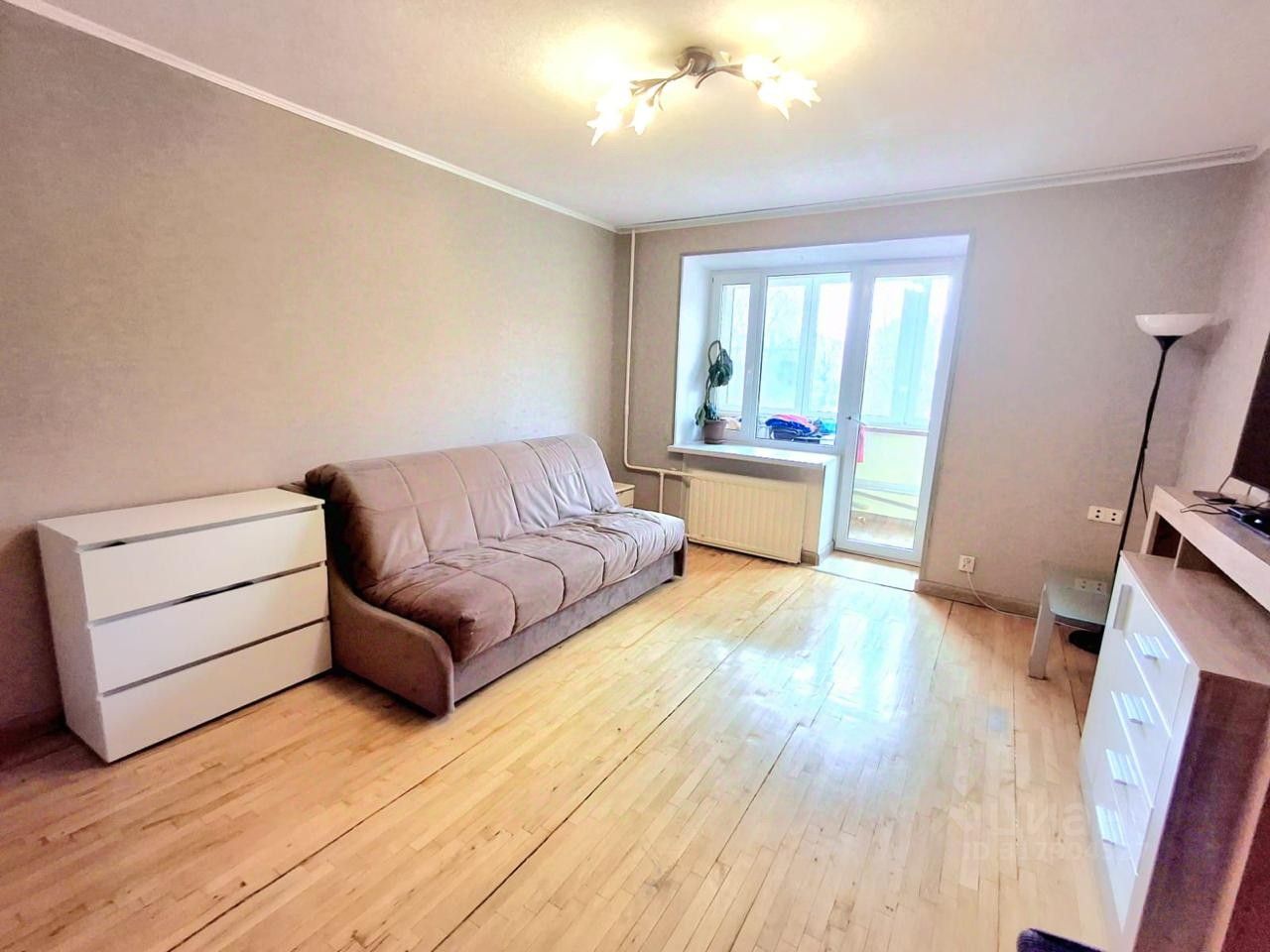 Продажа 2-комн квартиры на вторичном рынке Взлетная улица, 13