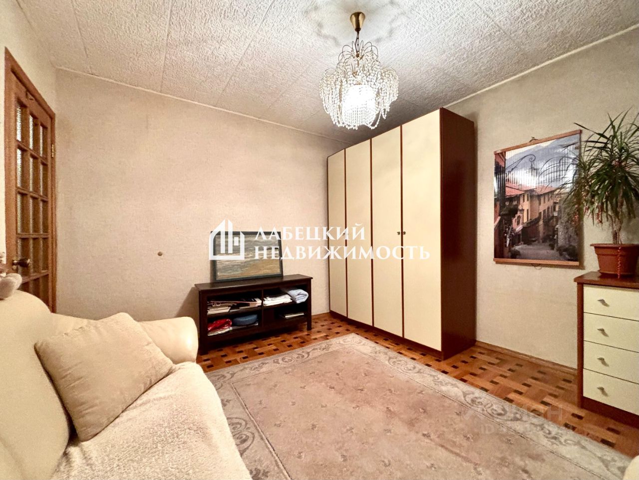 Продажа 2-комн квартиры на вторичном рынке Ракетный бульвар, 15