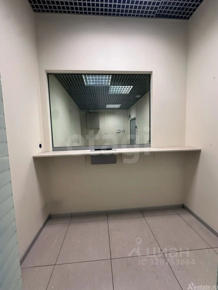 Аренда торгового помещения Ленинский пр-кт,  д. 3