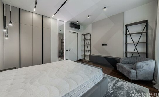 Продажа 3-комн квартиры на вторичном рынке Мантулинская улица,  д. 9 к5