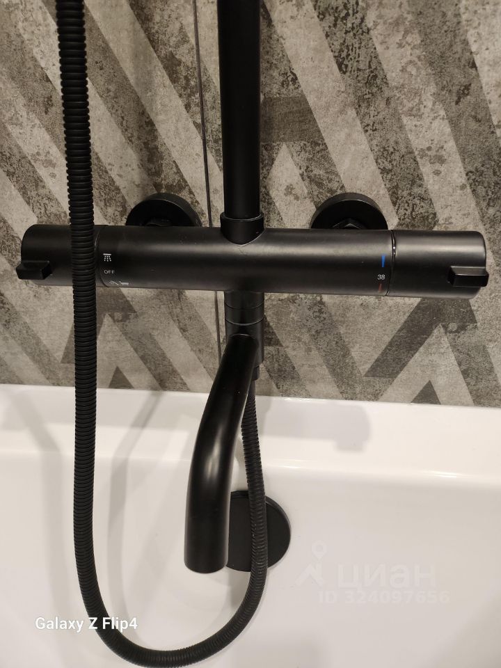 Продажа 2-комн квартиры на вторичном рынке Днепропетровская улица, 39