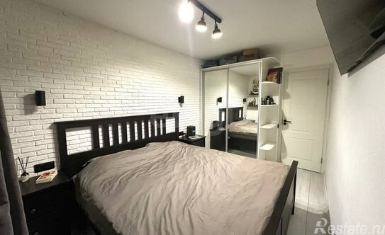 Продажа 1-комн квартиры на вторичном рынке Саратовская улица,  д. 1 к2