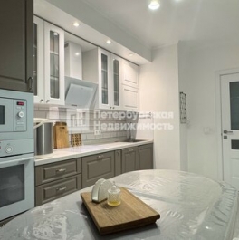 Продажа 2-комн квартиры на вторичном рынке Мебельная улица,  д. 35 к2