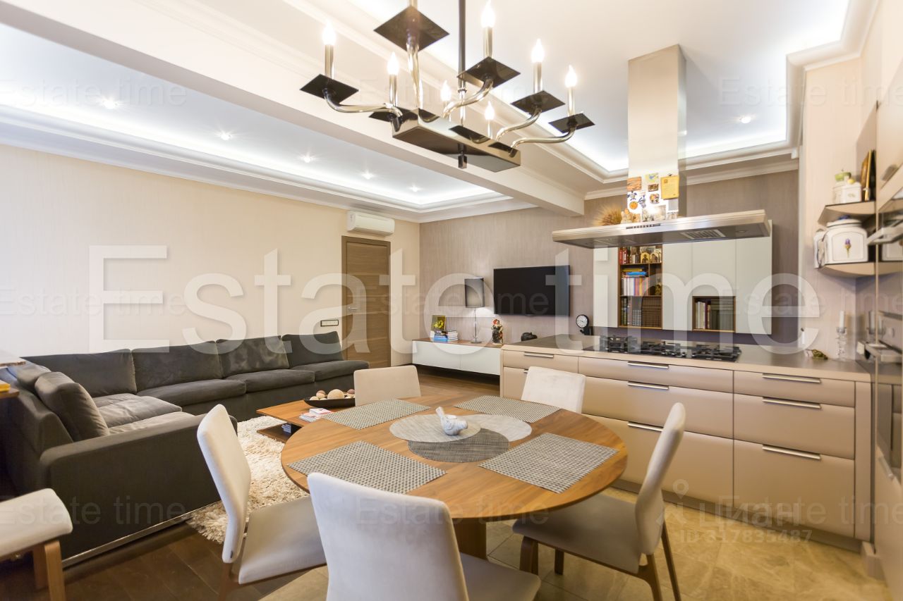 Продажа 3-комн квартиры на вторичном рынке Ломоносовский проспект, 14