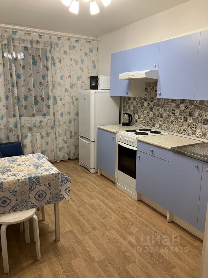 Аренда 2-комн квартиры на вторичном рынке Мебельная улица, 35к2