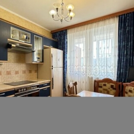 Аренда 2-комн квартиры на вторичном рынке ул Молостовых,  д. 11,  к. 2