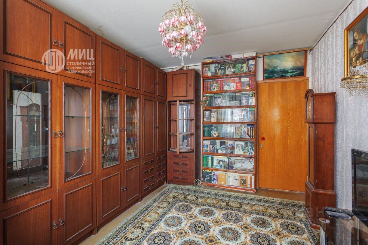 Продажа 3-комн квартиры на вторичном рынке Беловежская улица, 77
