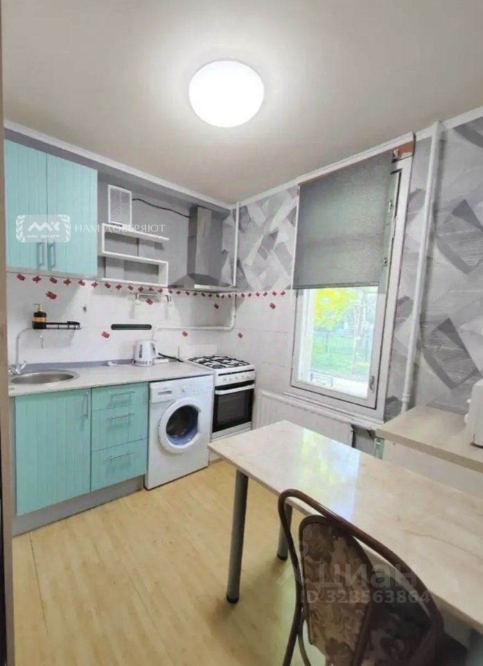 Продажа 4-комн квартиры на вторичном рынке бульвар Новаторов, 14