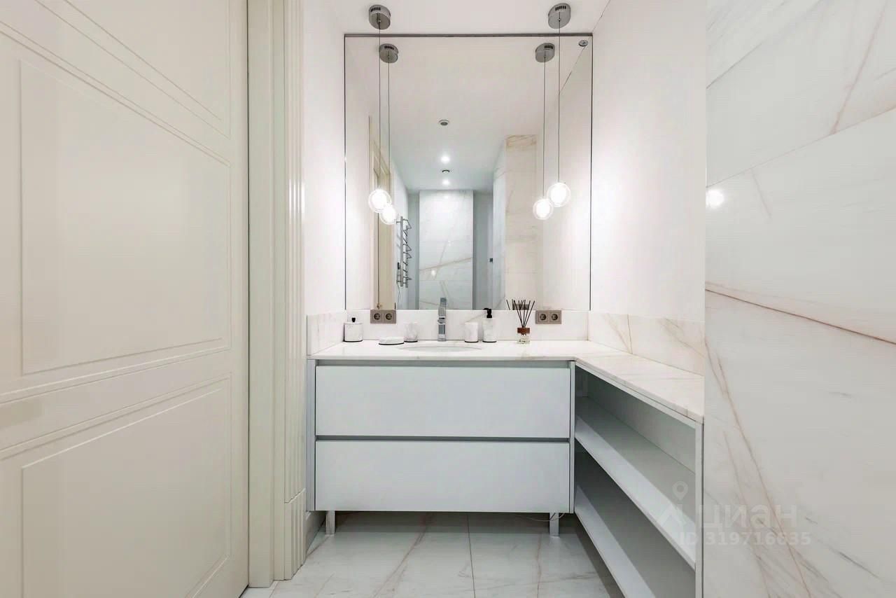 Продажа 5-комн квартиры на вторичном рынке улица Остоженка, 11